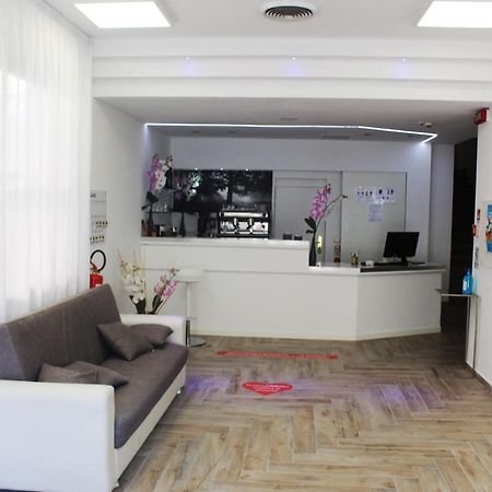 Hotel Luna ريميني المظهر الخارجي الصورة
