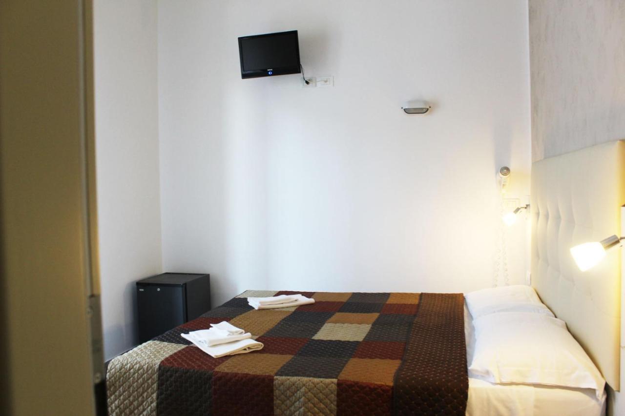 Hotel Luna ريميني المظهر الخارجي الصورة