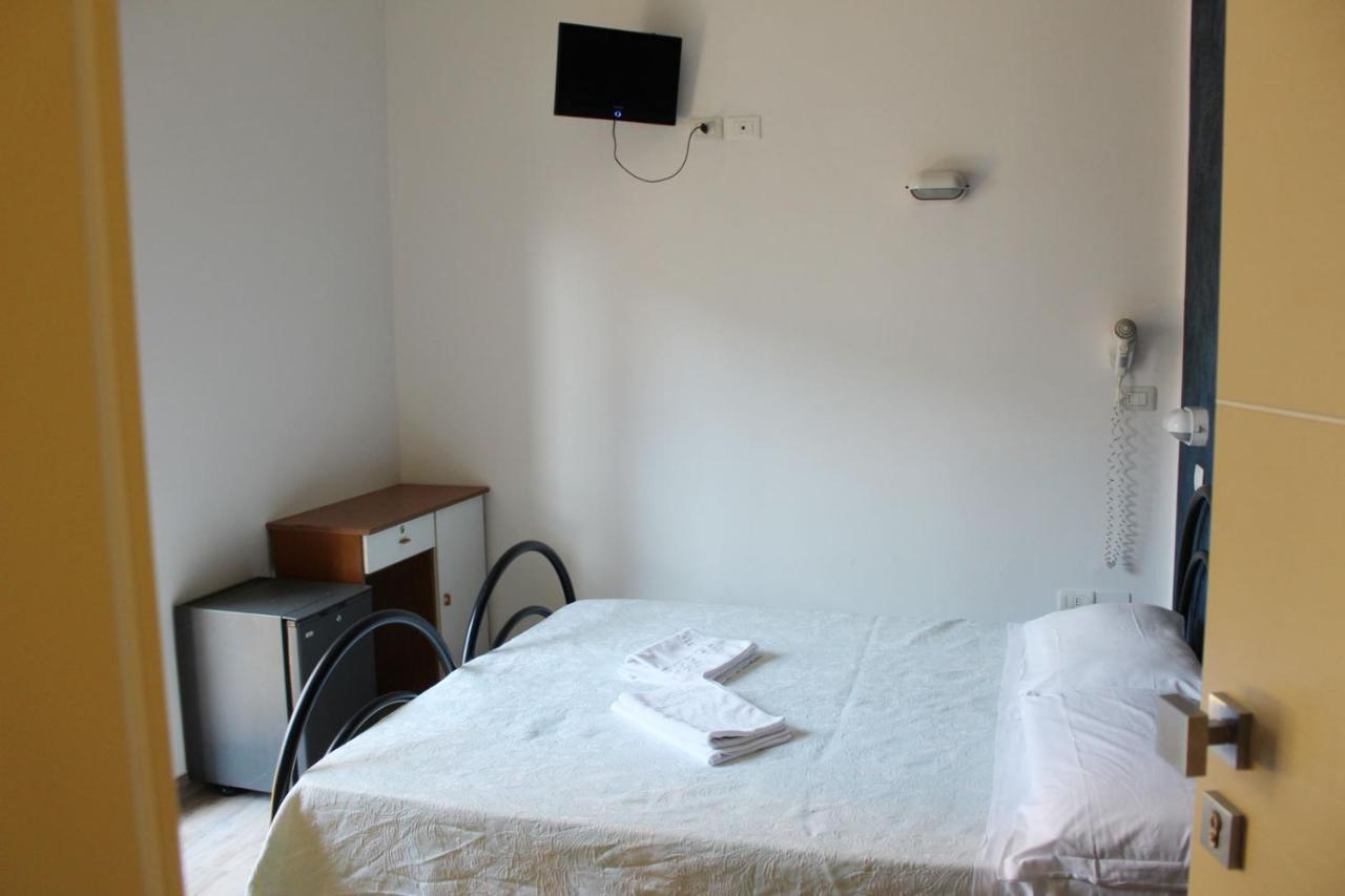 Hotel Luna ريميني المظهر الخارجي الصورة