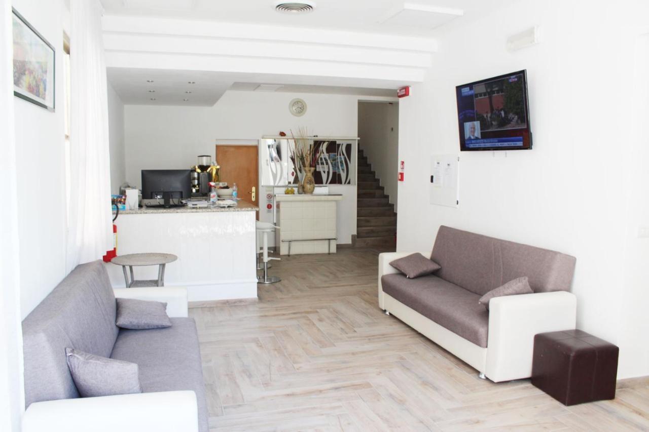 Hotel Luna ريميني المظهر الخارجي الصورة