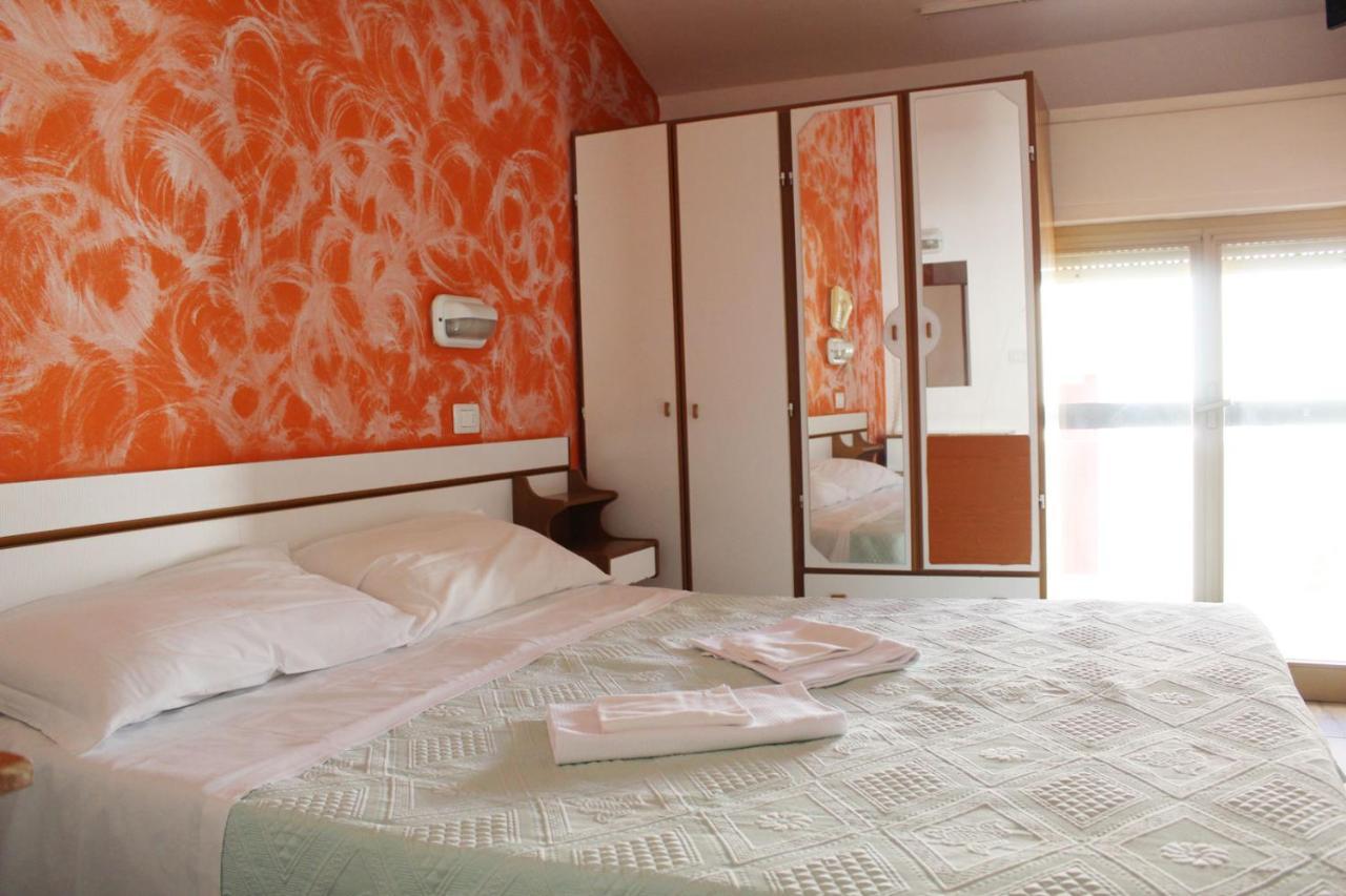 Hotel Luna ريميني المظهر الخارجي الصورة