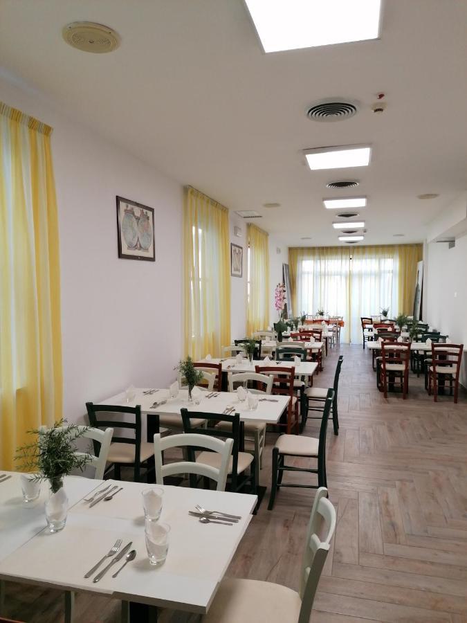 Hotel Luna ريميني المظهر الخارجي الصورة